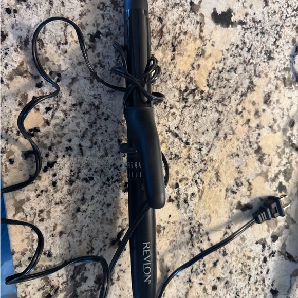 Revlon Black Hair Styling Iron - Picture 1 of 1
